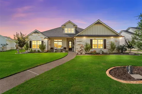 10133 T Bury Ln, Waco, TX 76708