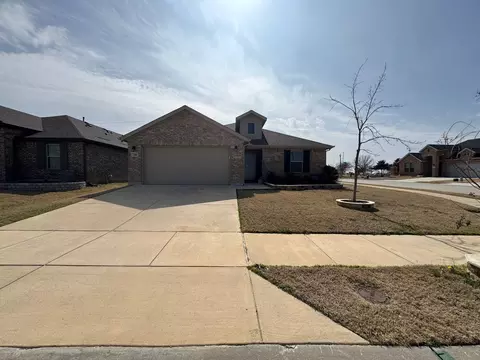 2400 Briarhurst Ct, Denton, TX 76207