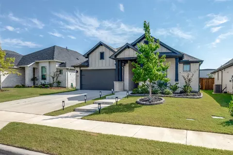 2932 Beau Daniel Dr, Royse City, TX 75189