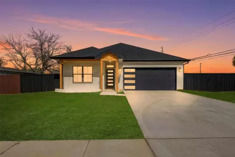 2633 Overland Dr, Farmers Branch, TX 75234