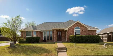 1923 Shoreline Dr, Mesquite, TX 75149