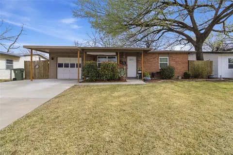 1419 Swiss St, Arlington, TX 76010