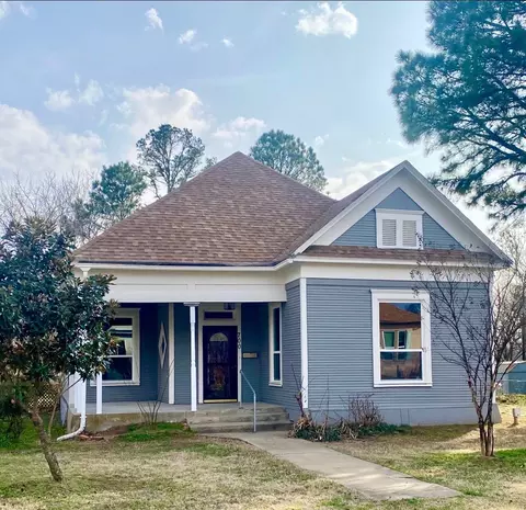700 W Monterey St, Denison, TX 75020