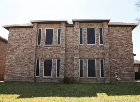 720 Cresent Dr, Desoto, TX 75115