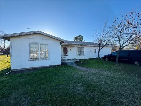 620 5th St, Hawley, TX 79525