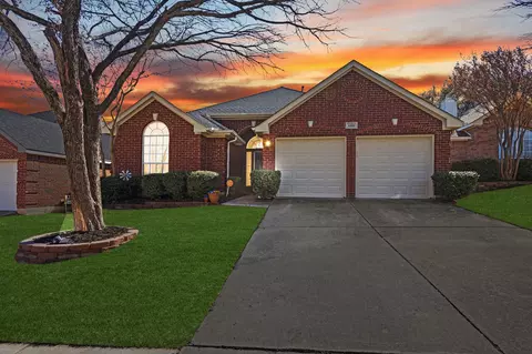 4808 Davy Crockett Trl, Fort Worth, TX 76137