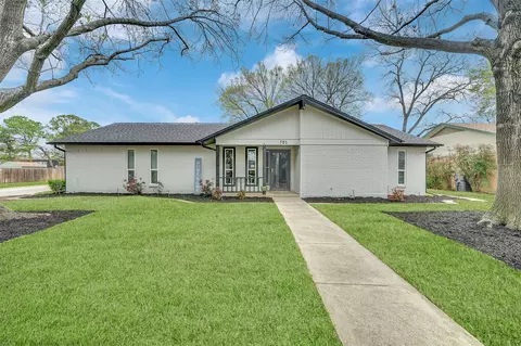 701 Buffalo Dr, Arlington, TX 76013