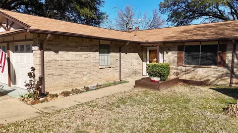 2600 Olympia Ct, Arlington, TX 76013