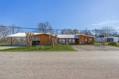 172 Mohawk Dr, Gordonville, TX 76245