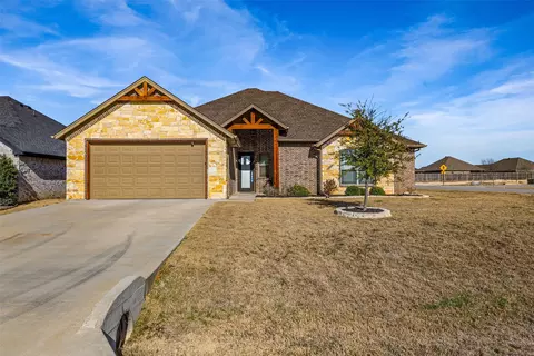 3215 White Horse Dr, Granbury, TX 76049