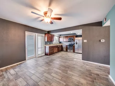 206 Westview Ter, Arlington, TX 76013
