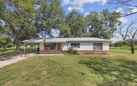 17 Ellis Ave, Troy, TX 76579