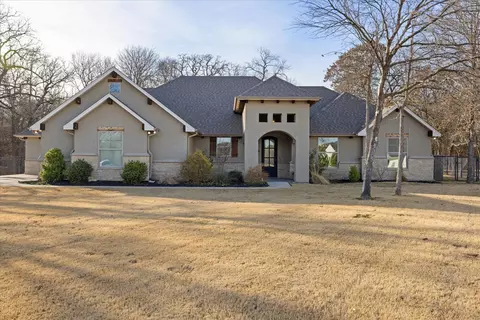 401 Acorn Trl, Granbury, TX 76049