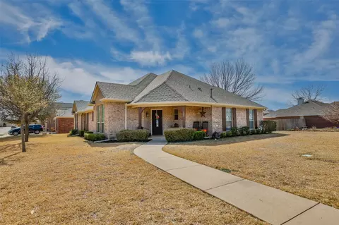 188 Aster Dr, Sanger, TX 76266