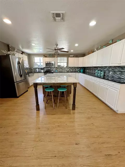 Kitchen - 1990 Jim Harry Loop, Sunset, TX 76270 photo 4 of 4