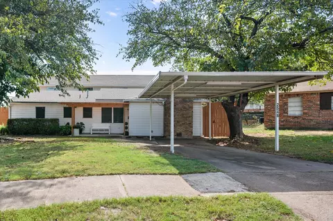 2548 Wood Valley Pl, Dallas, TX 75211