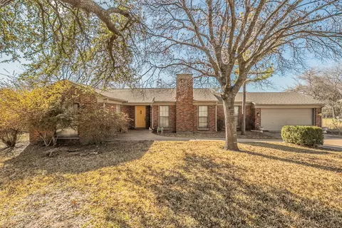 202 S Tower St, Weatherford, TX 76086
