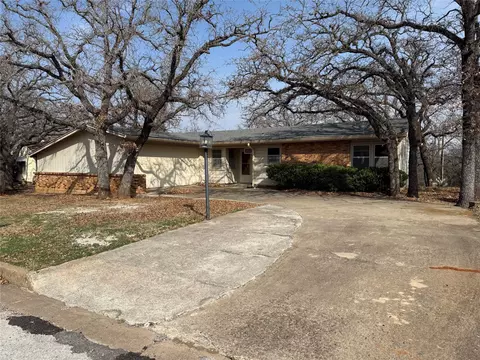 510 S Oaklawn Ave, Eastland, TX 76448