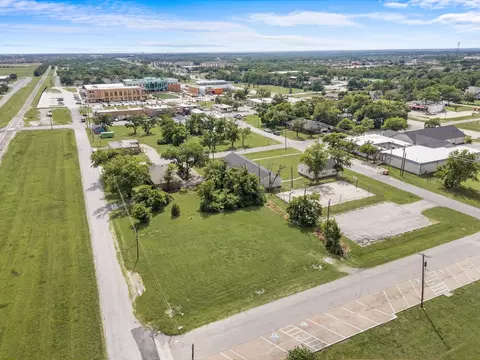 211 N Riggins St, Anna, TX 75409