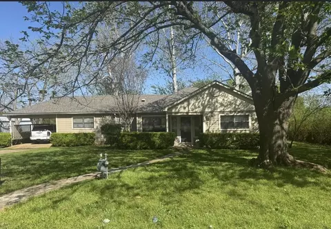 429 S Broadway St, Bells, TX 75414