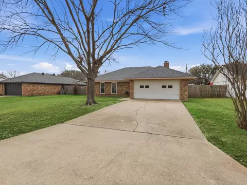 2607 Boulder Dr, Corinth, TX 76210