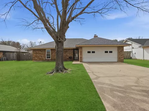 2607 Boulder Dr, Corinth, TX 76210