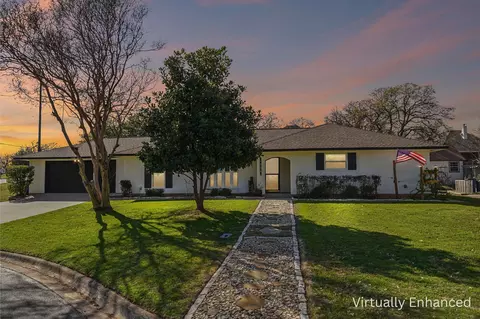 1506 Springbrook St, Corinth, TX 76210