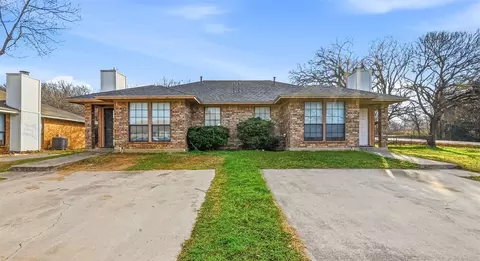 100 102 Oakwood Ln, Kennedale, TX 76060
