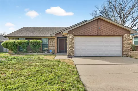 424 Benjamin Ln, Arlington, TX 76002