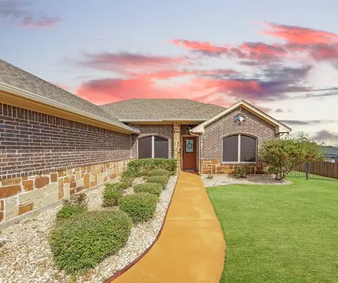 4001 Marana Dr, Granbury, TX 76048