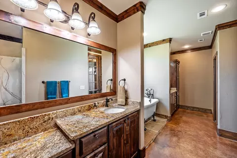 Bath - 1011 Red Rd, Howe, TX 75459 photo 1 of 4