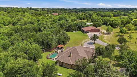 1011 Red Rd, Howe, TX 75459