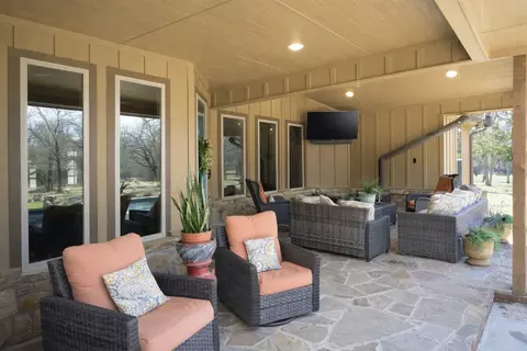 Exterior - 1011 Red Rd, Howe, TX 75459 photo 5 of 6