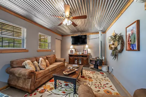 Living - 1011 Red Rd, Howe, TX 75459 photo 4 of 5