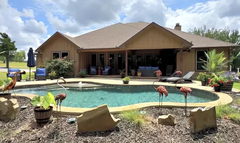 Exterior - 1011 Red Rd, Howe, TX 75459 photo 3 of 6