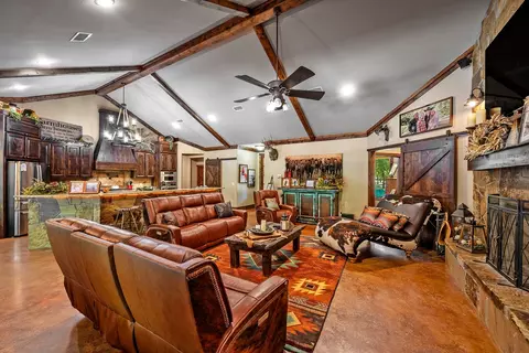 Living - 1011 Red Rd, Howe, TX 75459 photo 2 of 5