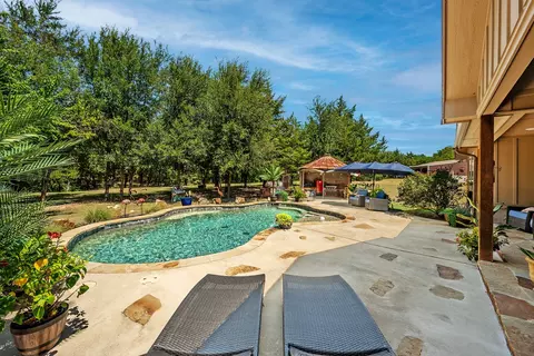 Exterior - 1011 Red Rd, Howe, TX 75459 photo 5 of 9