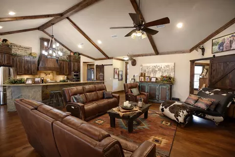 Living - 1011 Red Rd, Howe, TX 75459 photo 1 of 2
