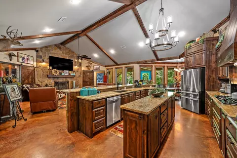 Kitchen - 1011 Red Rd, Howe, TX 75459 photo 4 of 7