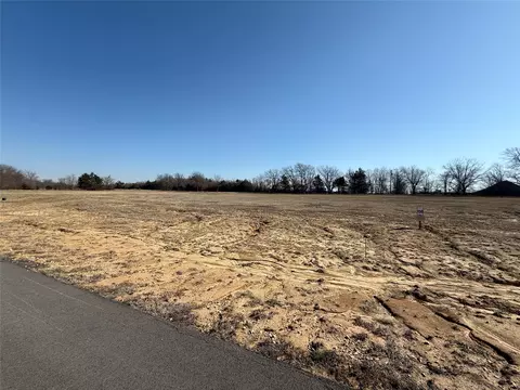 784 Shores Dr, Honey Grove, TX 75446