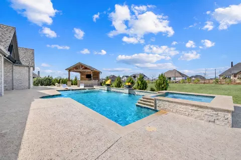 516 Westcreek Ln, Northlake, TX 76226