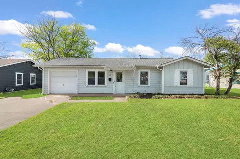 115 NE Taylor St, Burleson, TX 76028