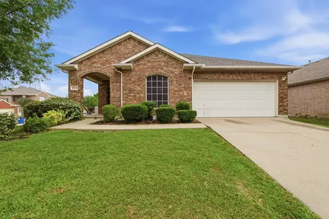 4524 Oakgrove Ln, Sachse, TX 75048