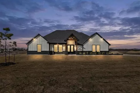 190 County Road 4615, Wolfe City, TX 75496
