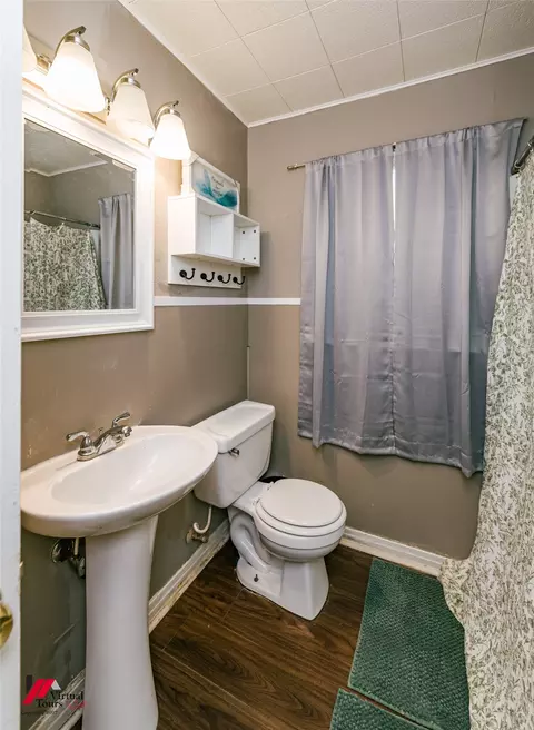 Bath - 214 Ellis Dr, Minden, LA 71055 photo 1 of 2