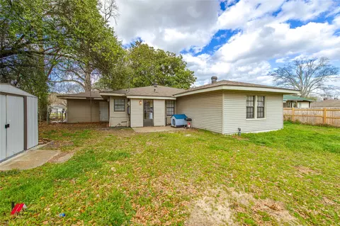 Exterior - 214 Ellis Dr, Minden, LA 71055 photo 4 of 7