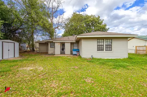 Exterior - 214 Ellis Dr, Minden, LA 71055 photo 3 of 7