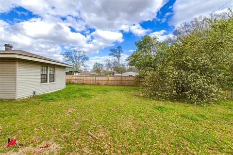 Exterior - 214 Ellis Dr, Minden, LA 71055 photo 5 of 7