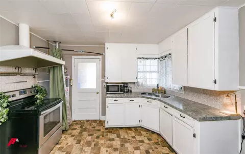 Kitchen - 214 Ellis Dr, Minden, LA 71055 photo 1 of 6