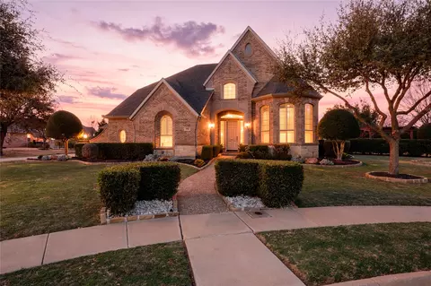 705 Landsbury Ct, Keller, TX 76248